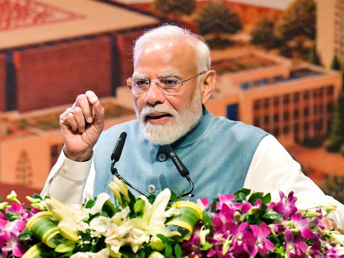 युद्ध के साथ अर्थव्यवस्था को निशाना बना रहे दुश्मन: पीएम मोदी