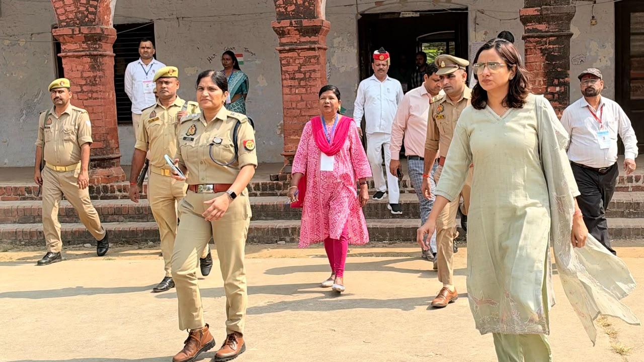 डीएम और एसपी ने पीईटी-2026 के परीक्षा केंद्रों का किया औचक निरीक्षण, शांतिपूर्ण मिली परीक्षा