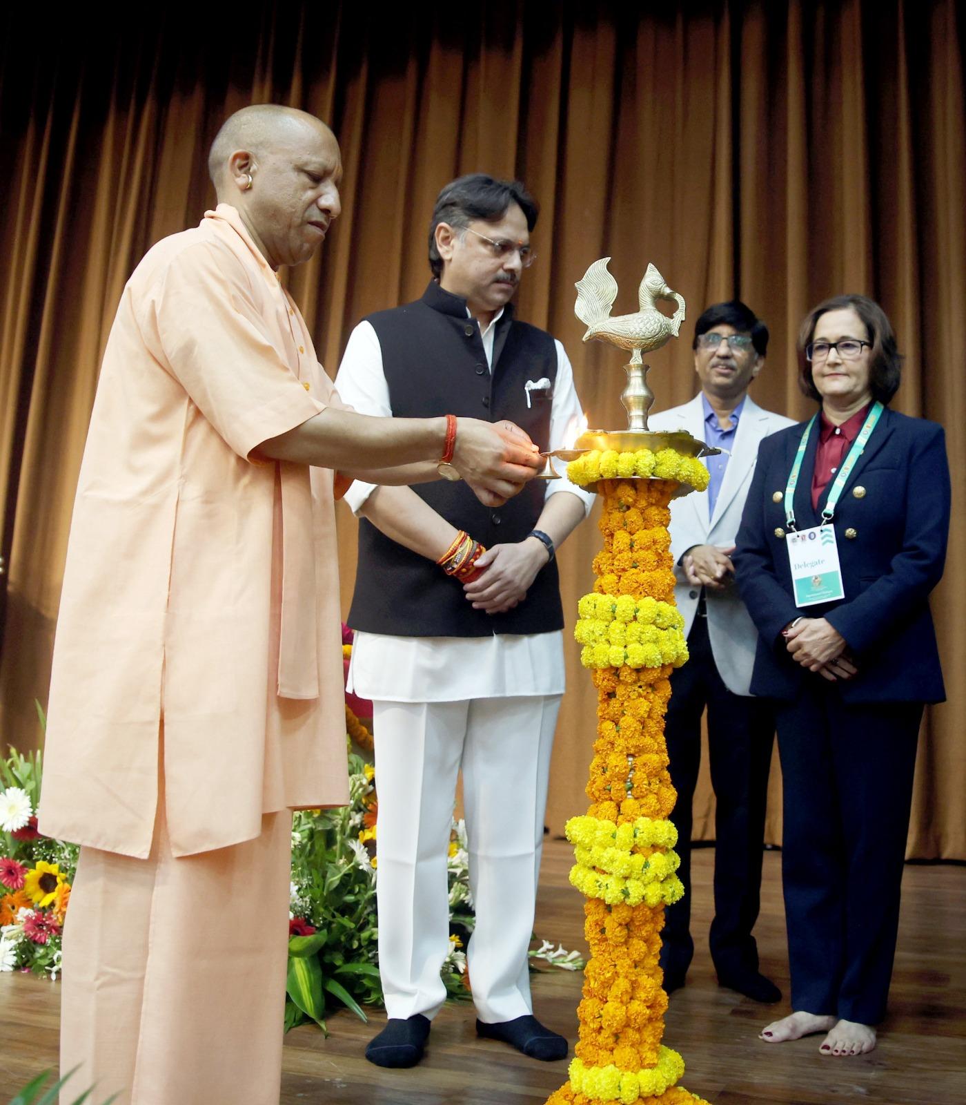टेक्नोलॉजी से न्याय व्यवस्था को मिलेगा नया विस्तार - लखनऊ में टेकसंगम सम्मेलन के दूसरे दिन लेक्सक्यू सेंटर ऑफ एक्सीलेंस का शुभारंभ
