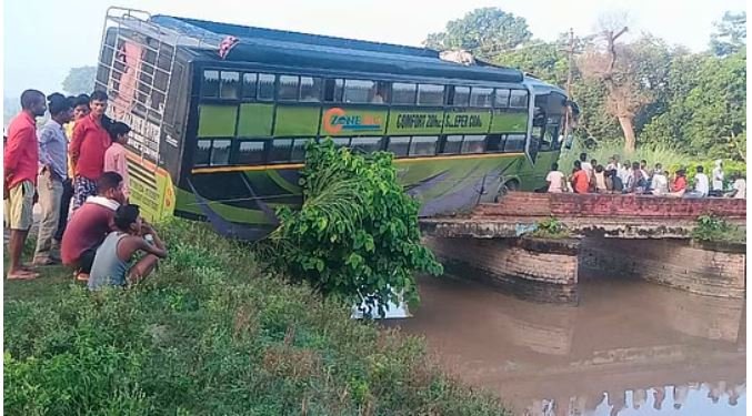 Double decker bus