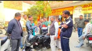 विधायक प्रतिनिधि को गुंडई कर उंगली दिखाता भ्रष्टाचारी अध्यक्ष पति केके