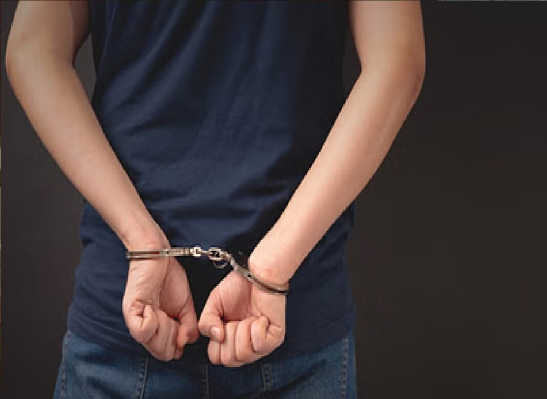 पुलिस के हवाले