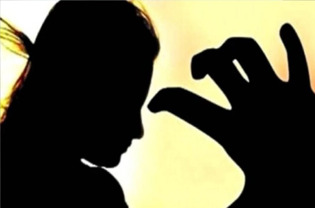शर्मनाक हरकत