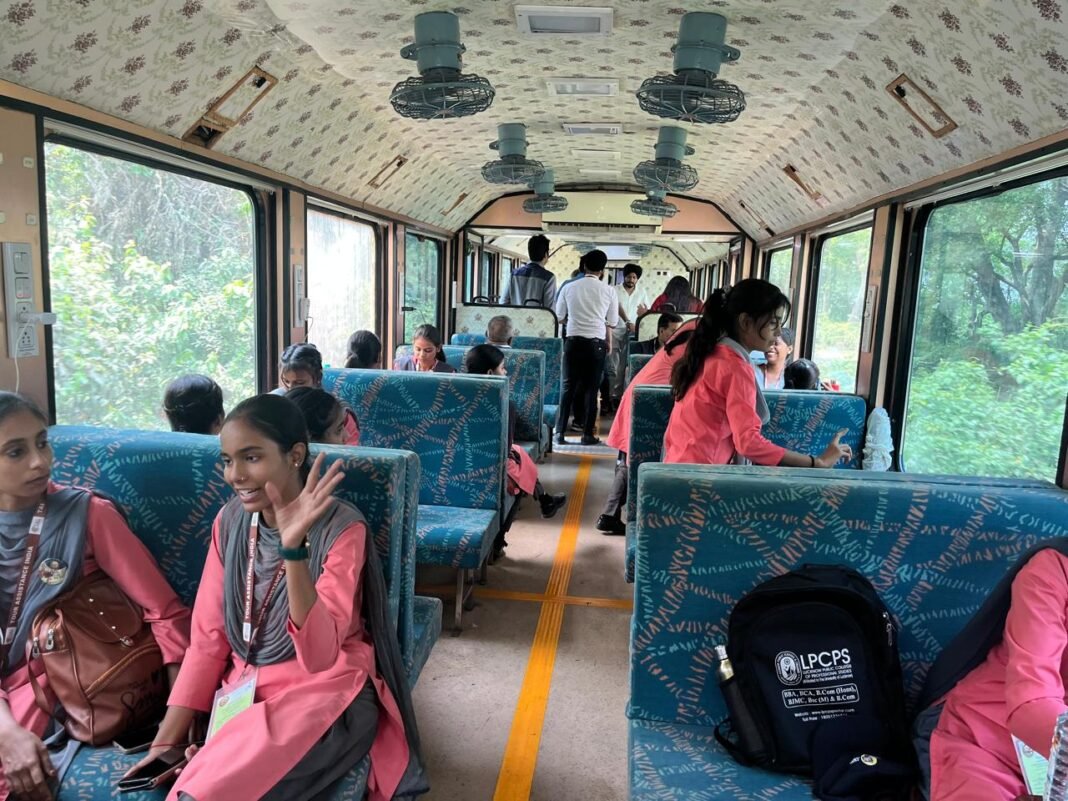 Vistadome coach