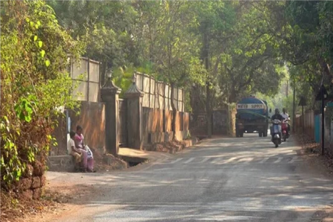 रास्ता निर्माण पर विवाद रास्ता निर्माण पर विवाद