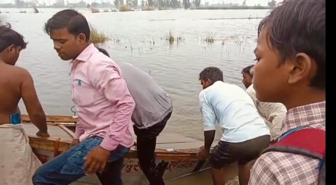 Overloaded boat capsized Overloaded boat capsized