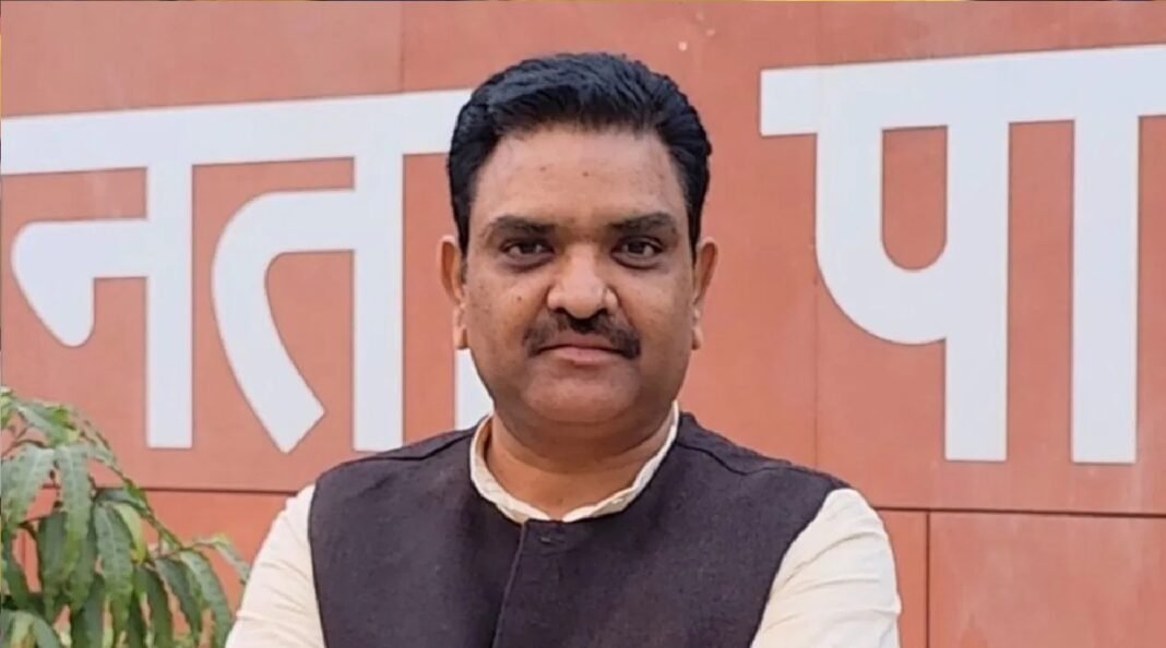 Minister Asim Arun