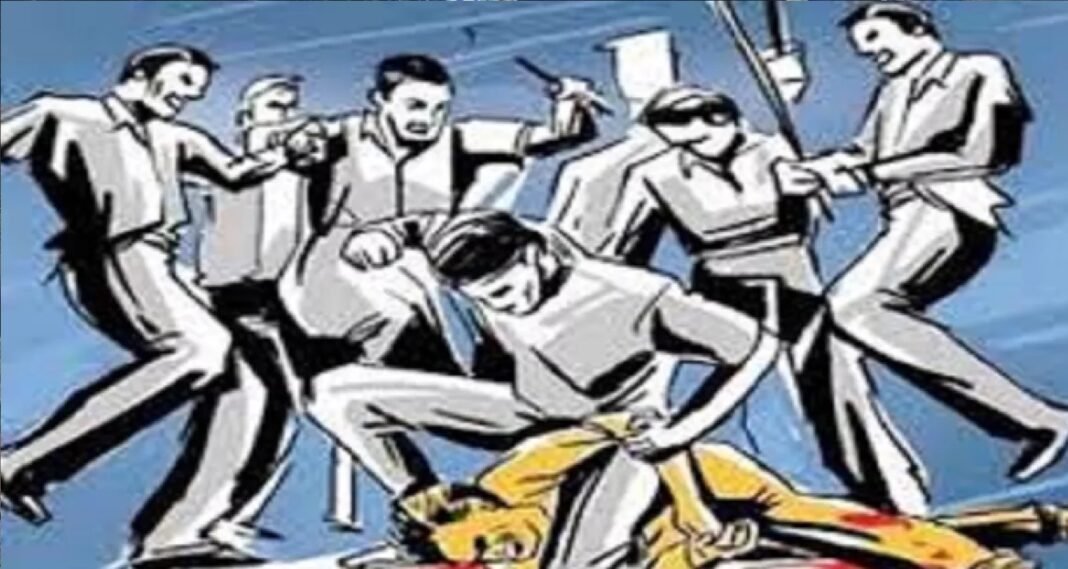 ग्रामीणों ने पीटा