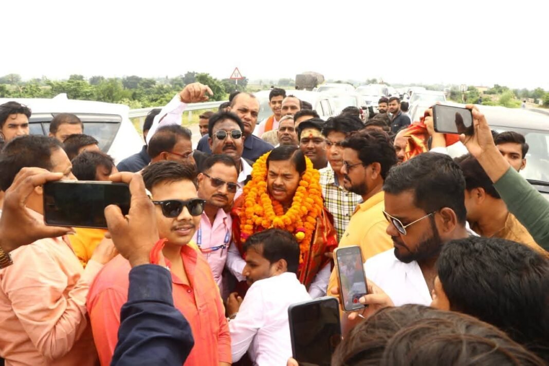 सीमा पर हुआ भव्य स्वागत