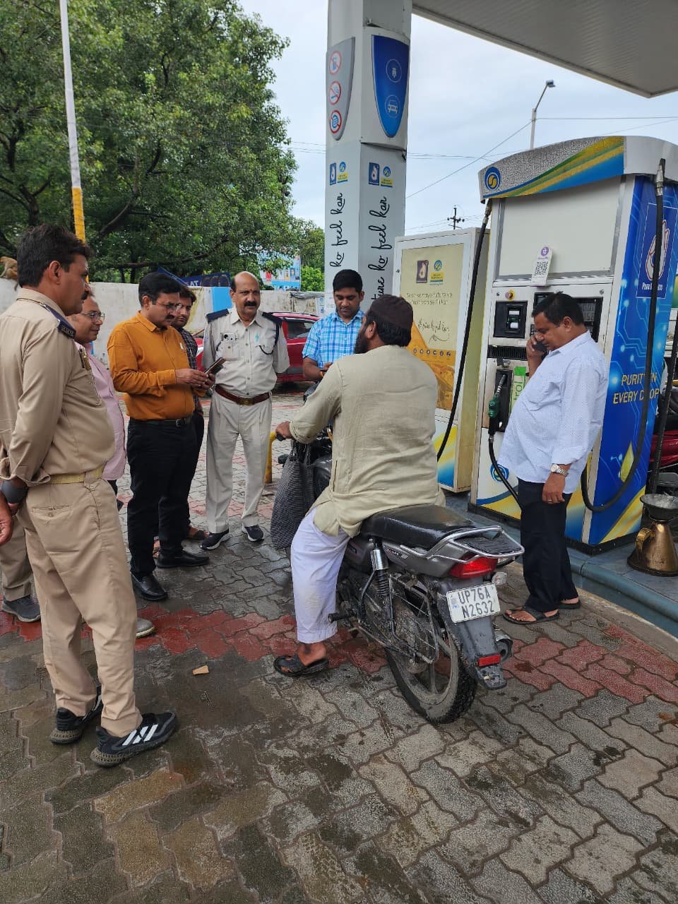 No helmet no petrol