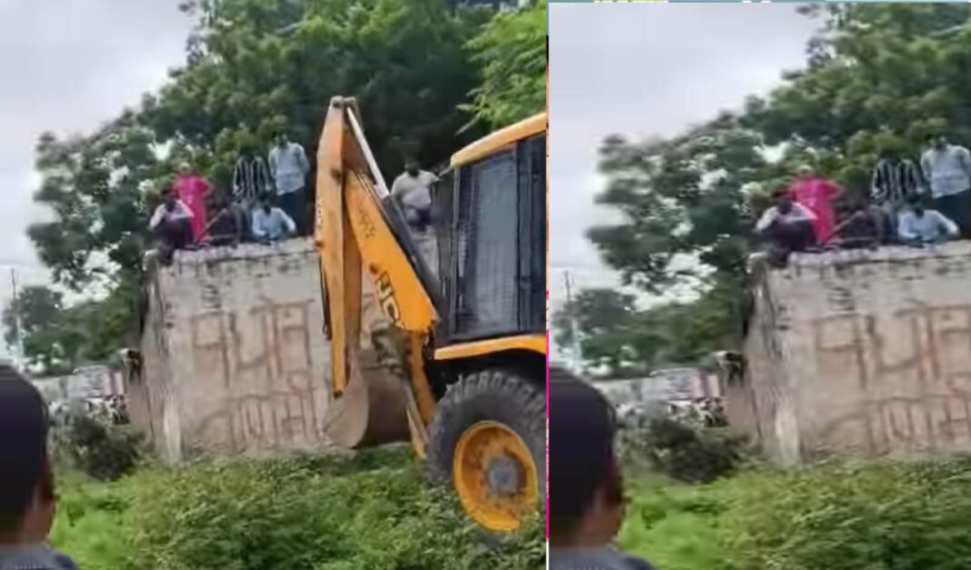 LDA टीम की कार्रवाई पर हंगामा