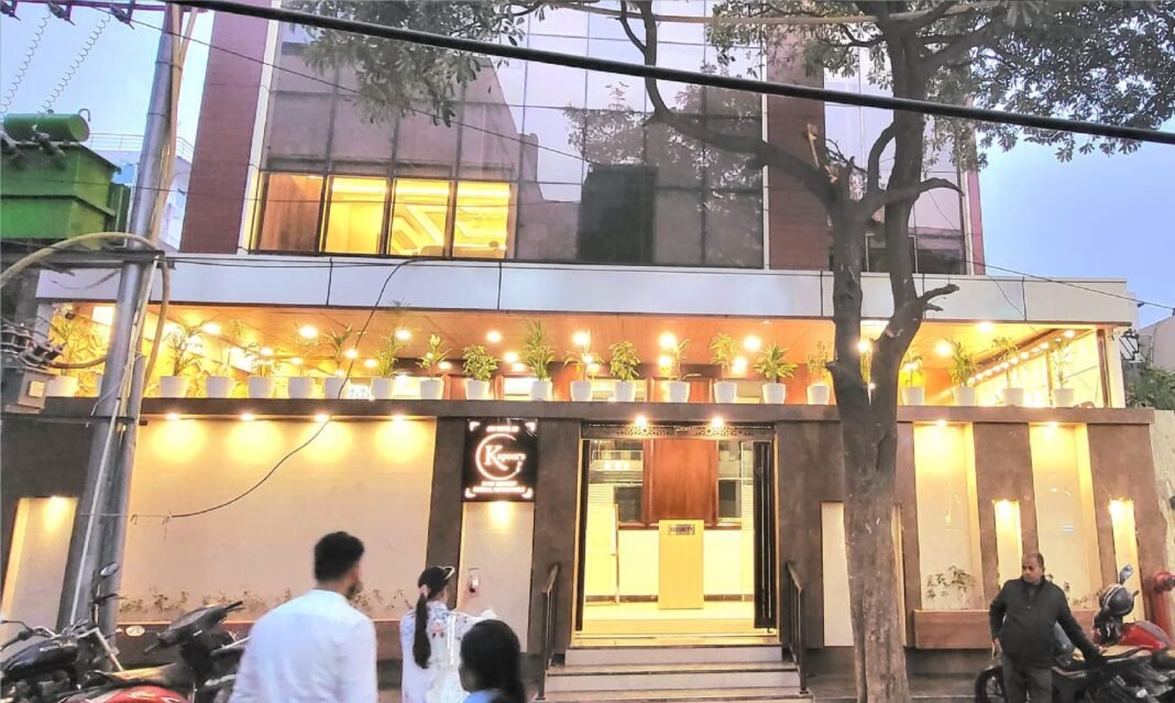 Kapoor Hotel