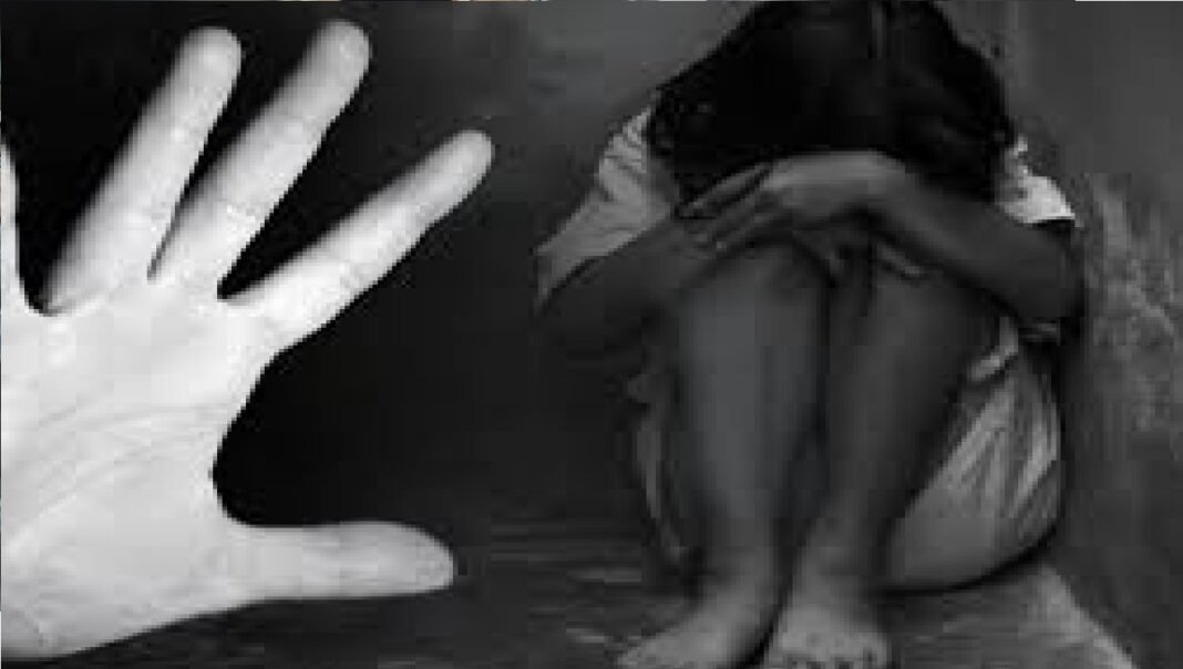 नाबालिग बेटी को बहला फुसलाकर ले गया युवक