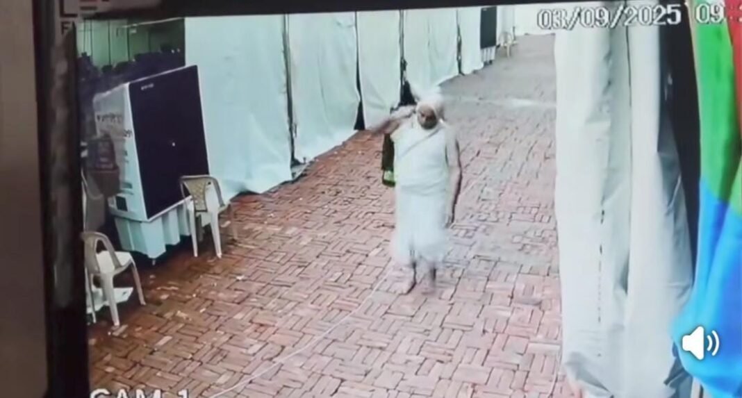 झोले में ले उड़ा 1 करोड़ का कलश