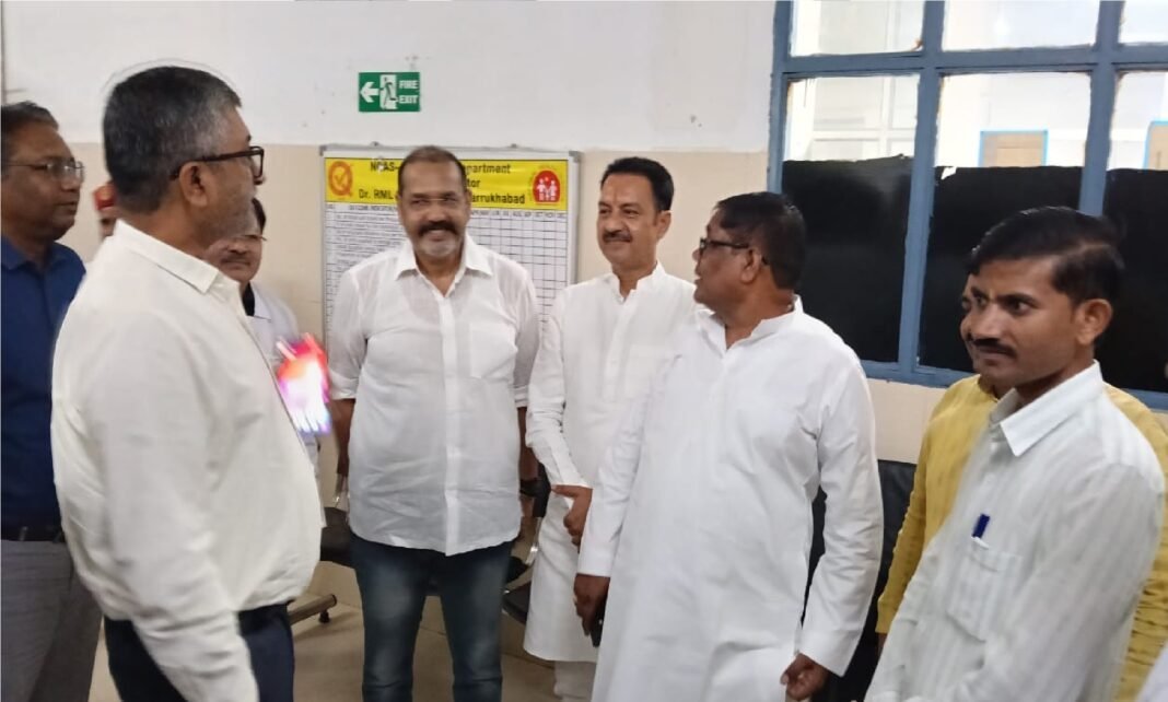 जिलाधिकारी ने किया निरीक्षण