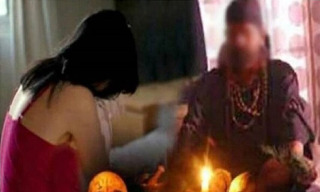 किशोरी से की अश्लील हरकत