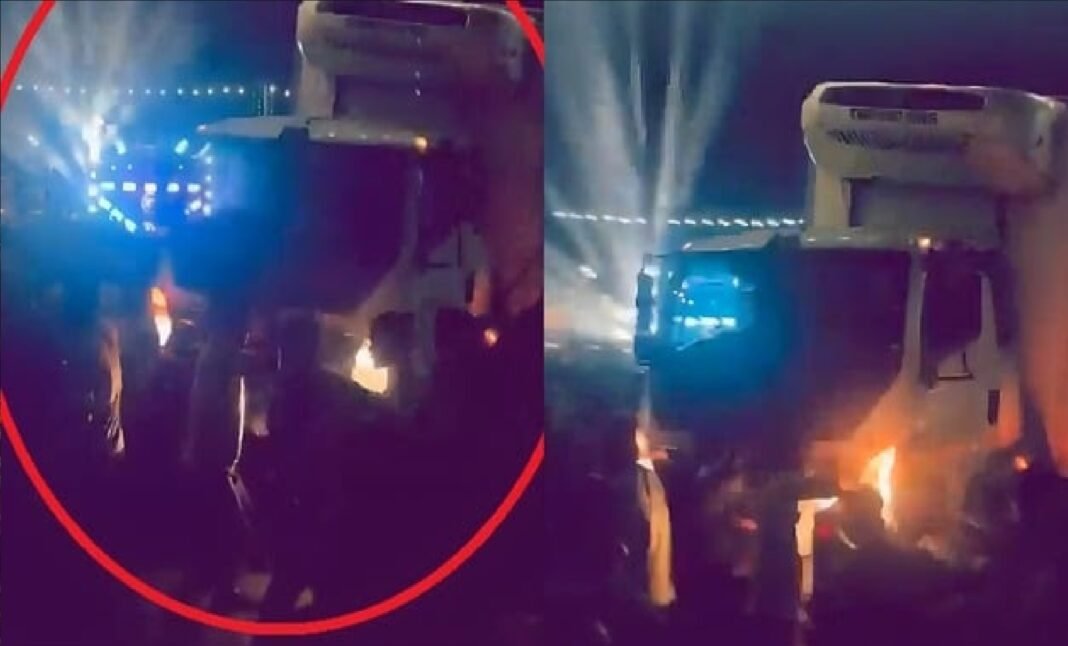 गणेश विसर्जन शोभायात्रा में ट्रक घुसा