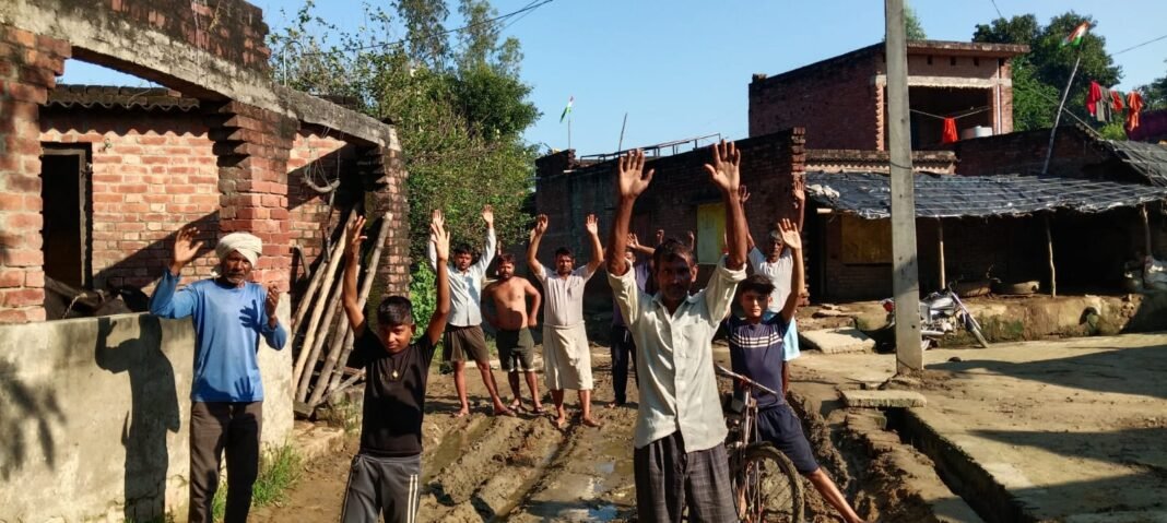 प्रधान से नहीं संभल रही गांव की कमान