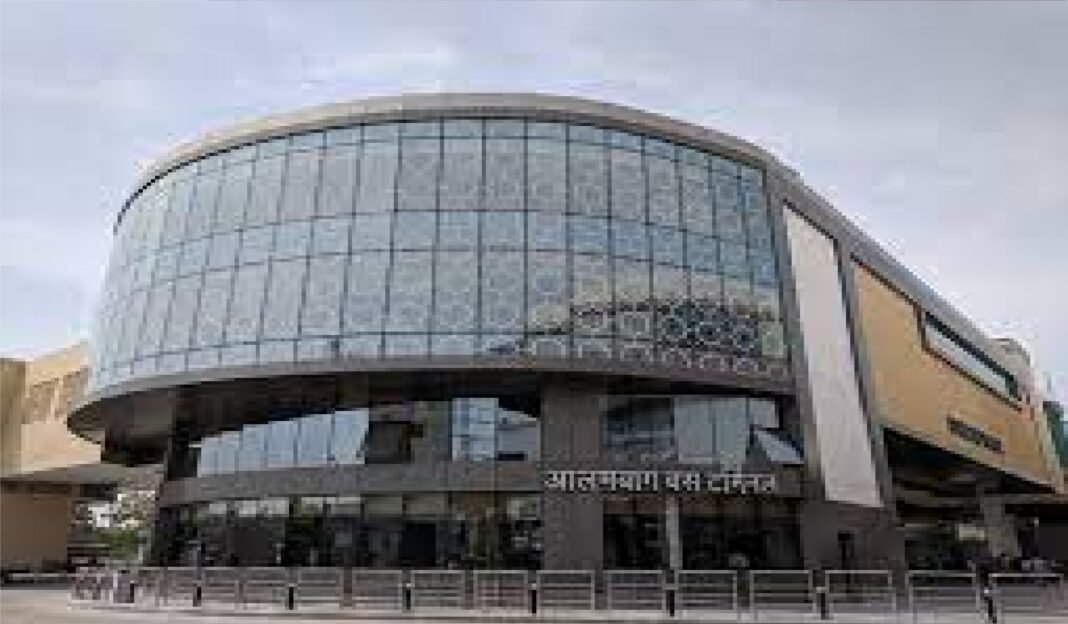 Alambagh bus station