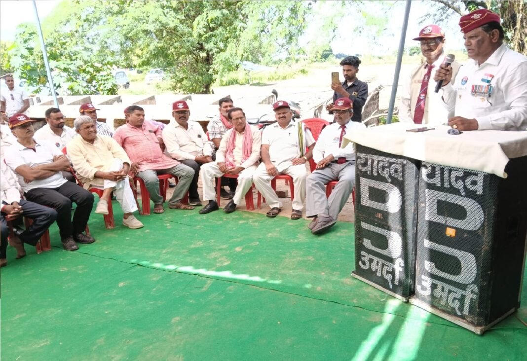 सरकार की उपेक्षा पर जताई नाराज़गी