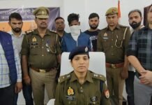 सोलर प्लेट चोर गिरोह का भंडाफोड़: सरगना समेत एक बाल अपचारी गिरफ्तार, भारी मात्रा में चोरी का माल बरामद