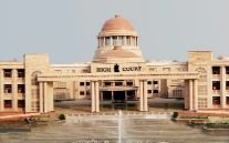 प्रॉपर्टी डीलर बने वकीलों पर कड़ी कार्रवाई होगी: हाईकोर्ट का सख्त रुख