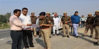 यातायात माह नवम्बर के तहत जिलाधिकारी व पुलिस अधीक्षक ने किया सड़क सुरक्षा व्यवस्था का निरीक्षण