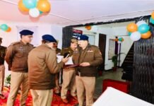 पुलिस अधीक्षक शाहजहाँपुर द्वारा पुलिस कार्यालय की विभिन्न शाखाओं का निरीक्षण