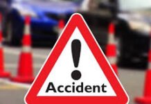 सड़क हादसे में चार की मौत, विधायक मनोज कुमार पाण्डेय पहुंचे अस्पताल