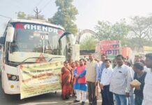 सांसद ने कस्तूरबा गांधी बालिका विद्यालय की छात्राओं को एक्सपोजर विजिट के लिए किया रवाना