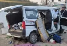 उन्झा-मेहसाणा हाईवे पर इको कार डिवाइडर से टकराई