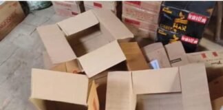 छत काटकर देसी शराब की दुकान में लाखों की चोरी, पीछा करने पर माल छोड़कर फरार हुए चोर