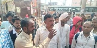 25 हजार के चालान से भड़के रोडवेज कर्मी, बस स्टैंड पर तीन घंटे चक्का जाम; यात्री रहे हलकान