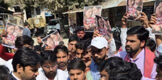 यादव जी लव स्टोरी फिल्म के विरोध में संगठनों ने एसडीएम को सौंपा ज्ञापन