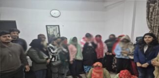 द्वारका में चल रहे देह व्यापार के अड्डे पर छापेमारी, पांच नाबालिग लड़कियां समेत 11 लोगो को कराया मुक्त, दो गिरफ्तार