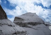 पहाड़ों में मौत का कहर: हिमस्खलन से 13 लोगों की जान, ओलंपिक के बीच बढ़ा खतरा