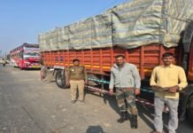 सघन चेकिंग में ओवरलोड ट्रक सीज, डग्गेमार बस पकड़ी, दो ऑटो टैक्स बकाया में सीज