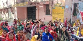 भुगतान नहीं होने पर सात ब्लॉकों पर आशा वर्कर्स ने किया धरना-प्रदर्शन