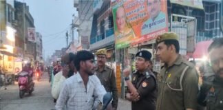 नवाबगंज में शांति, सुरक्षा और सौहार्दपूर्ण वातावरण बनाए रखने के उद्देश्य से पुलिस प्रशासन मुस्तैद