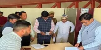 तहसील में डीएम अंजनी कुमार सिंह का औचक निरीक्षण, खाली पन्नों पर हस्ताक्षर मिलने से हड़कंप; जांच रिपोर्ट तलब
