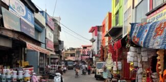 करीब 2 करोड़ की लगा दी रेलिंग, फिर भी अतिक्रमण जस का तस