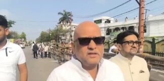 ऐशबाग ईदगाह पहुंचे यूपी कांग्रेस अध्यक्ष अजय राय, दिया भाईचारे का संदेश