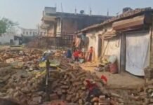 प्रशासन की कार्रवाई से 20 परिवार बेघर, पीड़ितों ने लगाए गंभीर आरोप