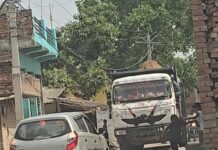 खनन माफिया बेलगाम: बिना नंबर प्लेट के डंपर सड़कों पर दौड़ते