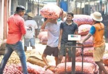 रिमझिम फुहारों से बदला मौसम का मिजाज, सर्द हवाओं ने बढ़ाई सुहानी ठंडक