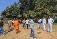 ईद की छुट्टी में ‘कब्जा कांड’! असलाह लेकर पहुंचे सपा नेताओं को पुलिस ने मौके से दबोचा