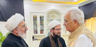 ईरानी दूतावास पहुंचकर सलमान खुर्शीद ने दी श्रद्धांजलि