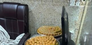 मिलावटखोरी पर बड़ी कार्रवाई: 664 किलो दूषित पेड़ा नष्ट, बांके बिहारी क्षेत्र में बिक रहा था सामान