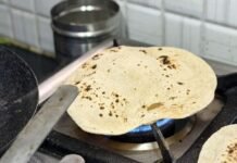सीधे गैस पर सेकी रोटी सेहत के लिए कितनी सुरक्षित?