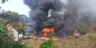 कोलंबिया में सैन्य विमान हादसा: 110 सैनिकों को ले जा रहा C-130 क्रैश, कई की मौत और राहत-बचाव अभियान जारी